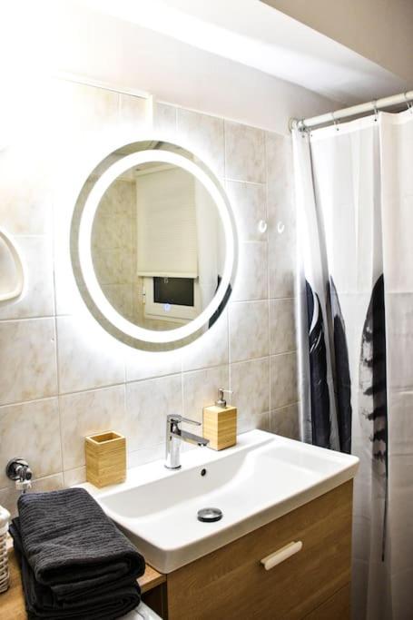 Newly Renovated-City Center Apartment Atény Exteriér fotografie